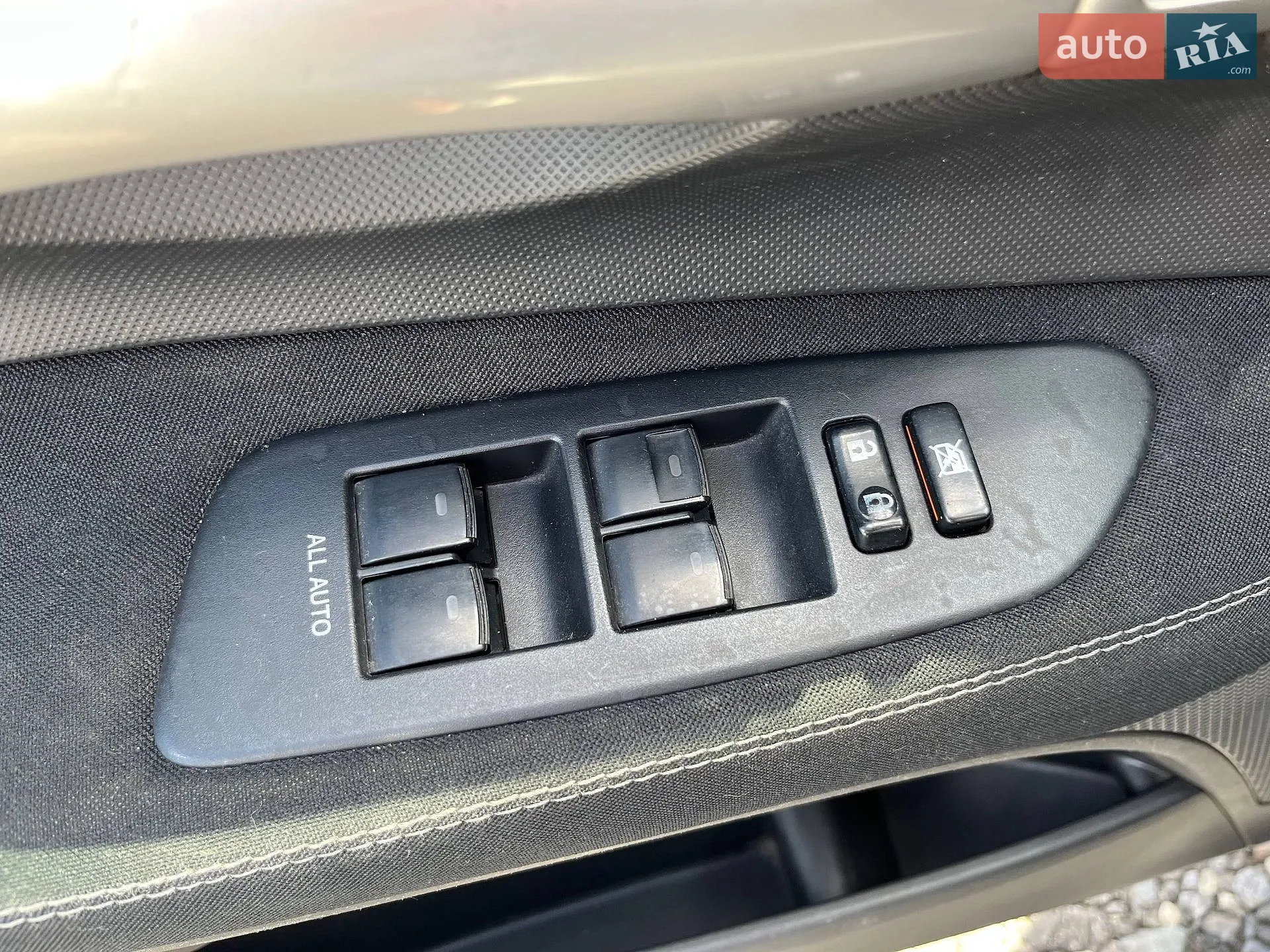 2012 Toyota Auris - мініатюра 27