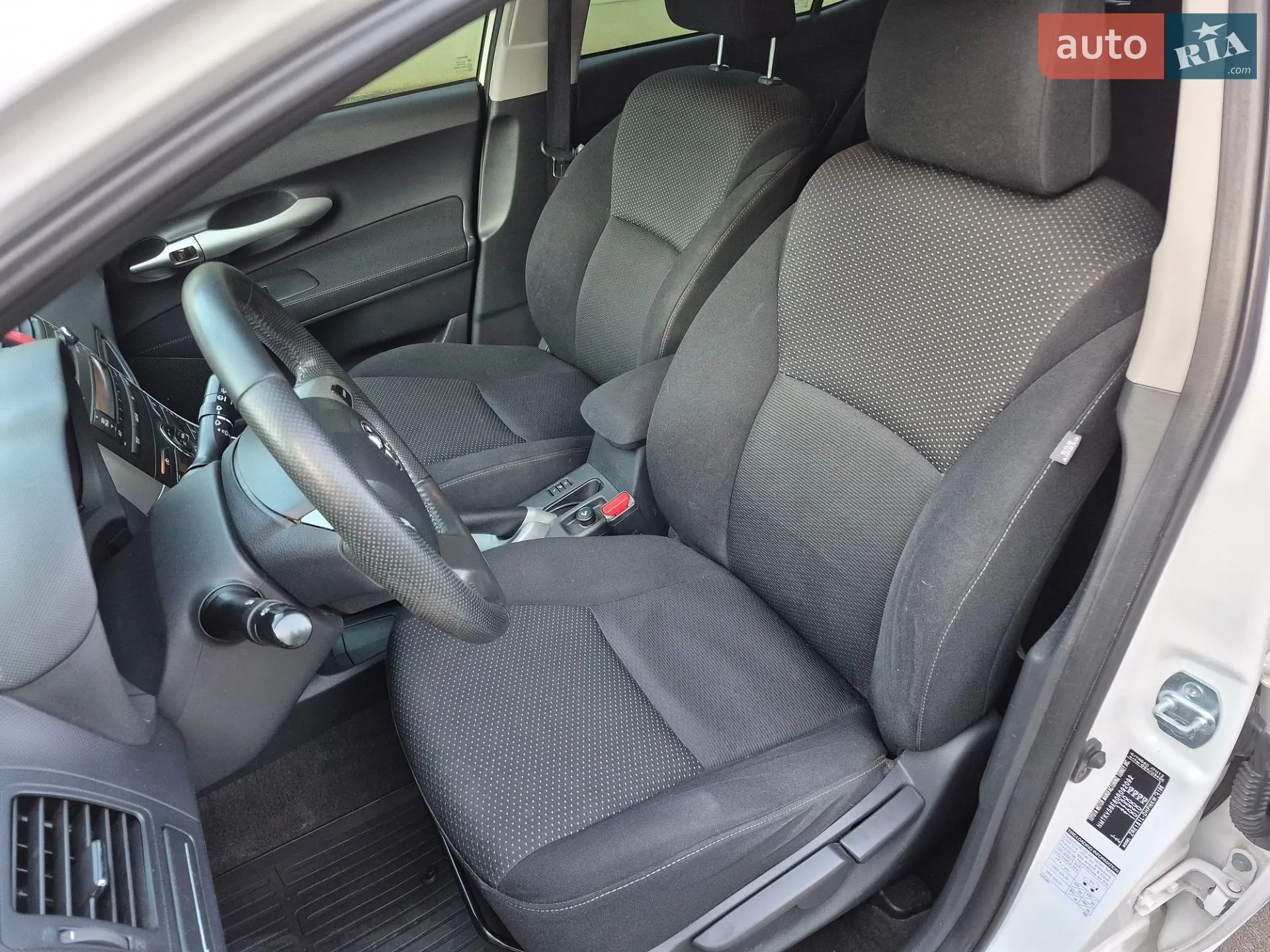 2012 Toyota Auris - мініатюра 28
