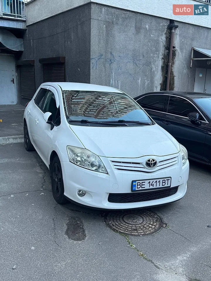 2011 Toyota Auris - мініатюра 12