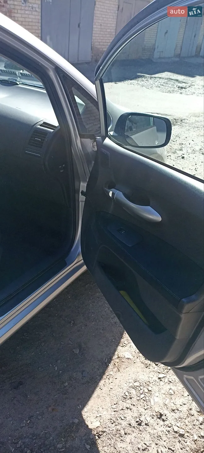 2012 Toyota Auris - мініатюра 6