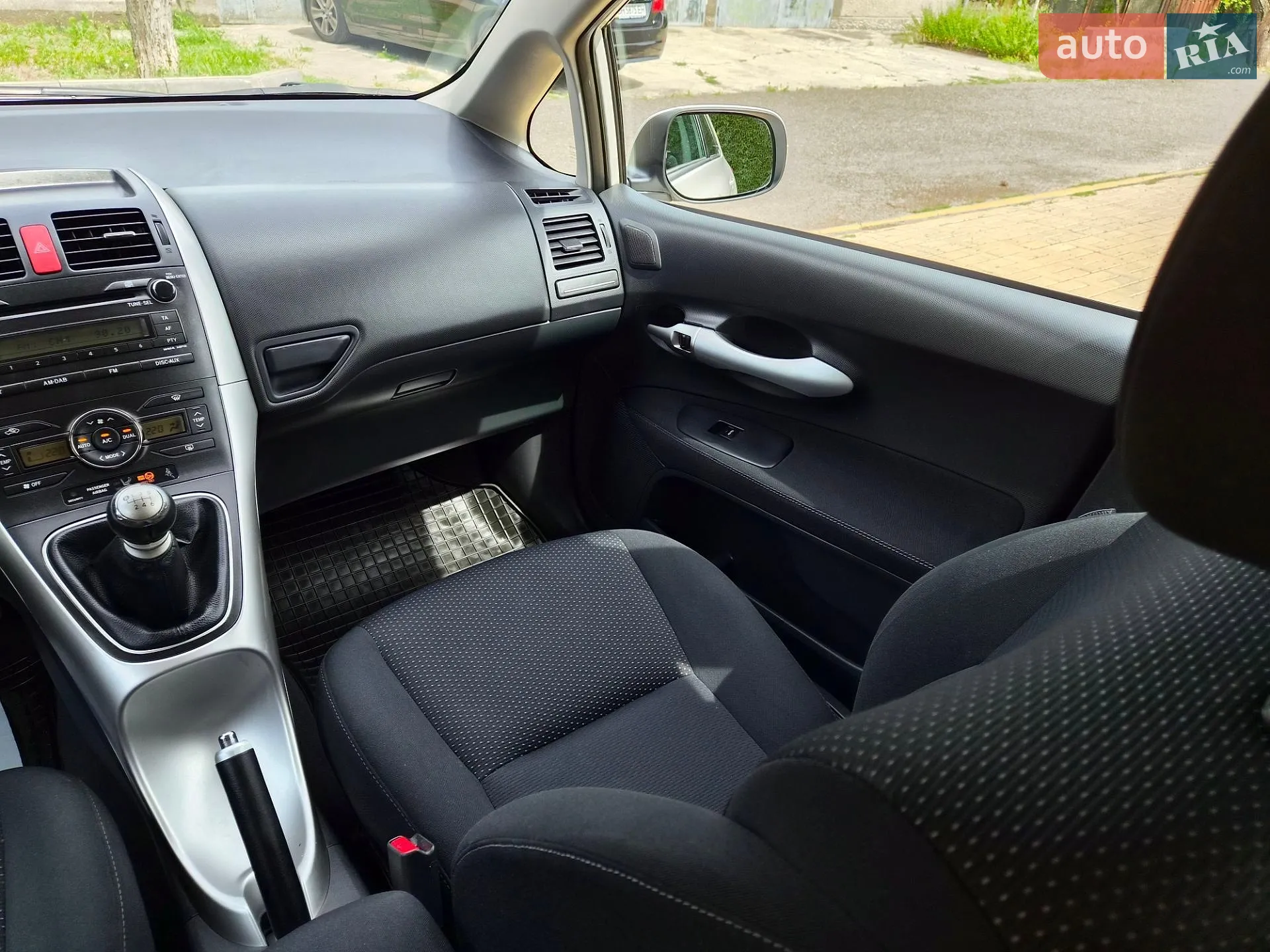 2012 Toyota Auris - мініатюра 16
