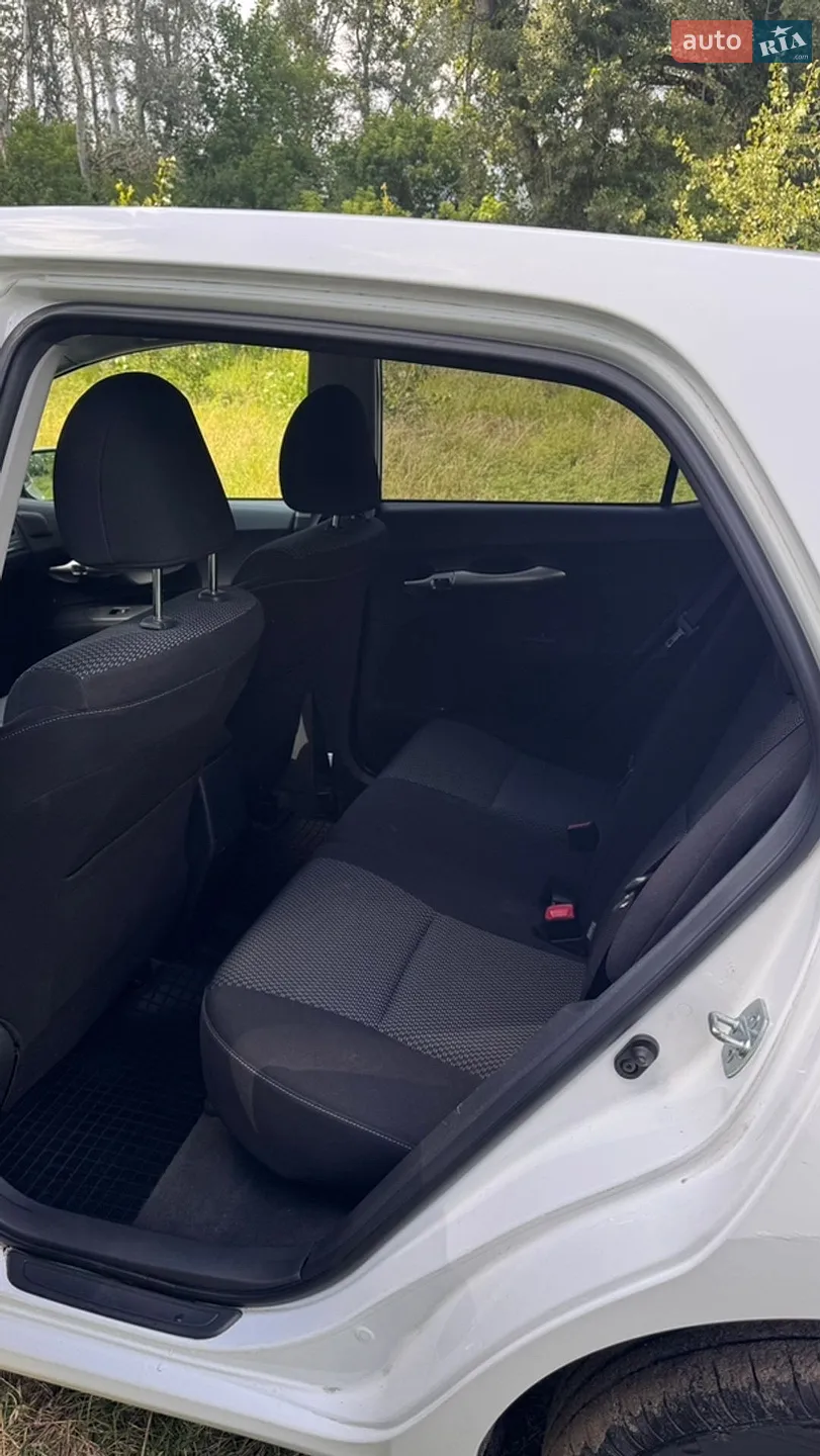 2011 Toyota Auris - мініатюра 7