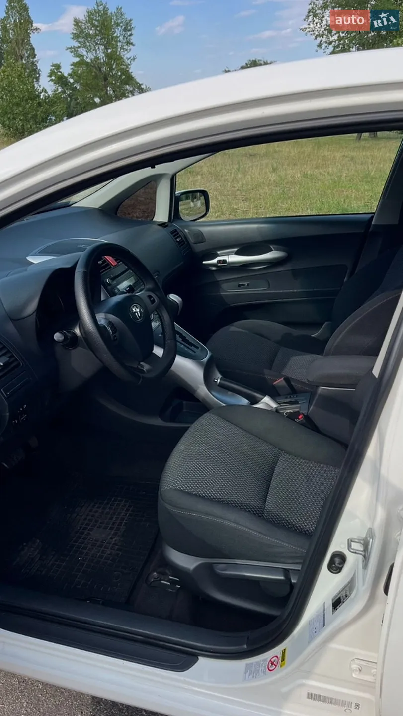 2010 Toyota Auris - мініатюра 8