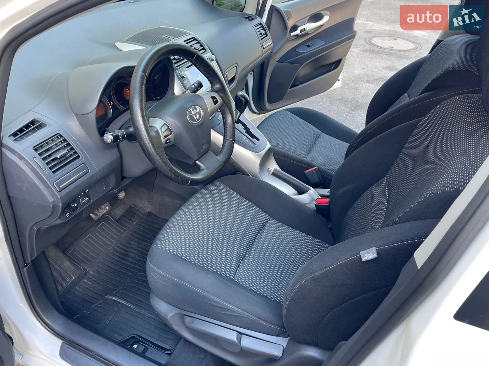 2011 Toyota Auris - мініатюра 11
