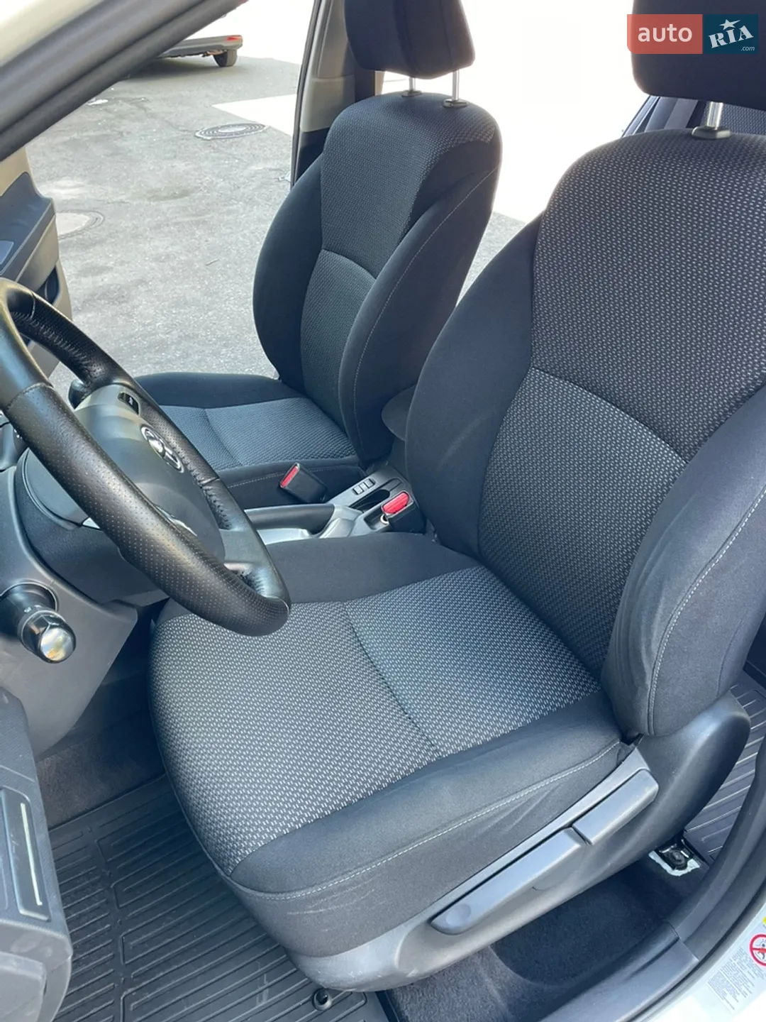 2011 Toyota Auris - мініатюра 12