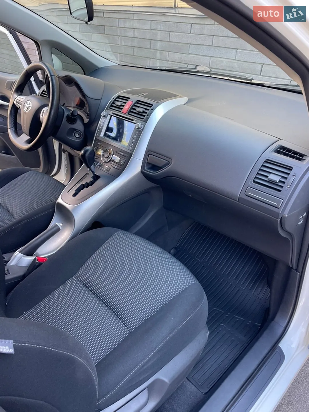 2011 Toyota Auris - мініатюра 14