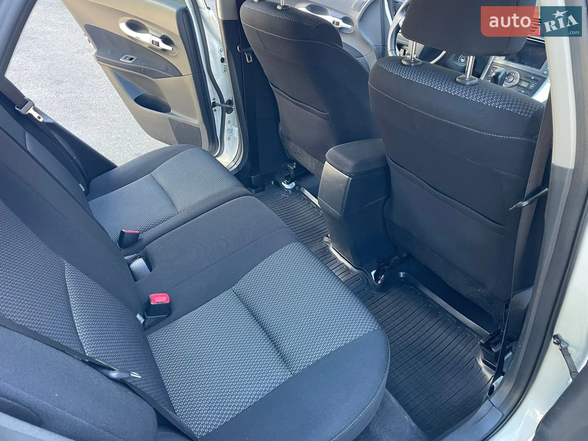 2011 Toyota Auris - мініатюра 16