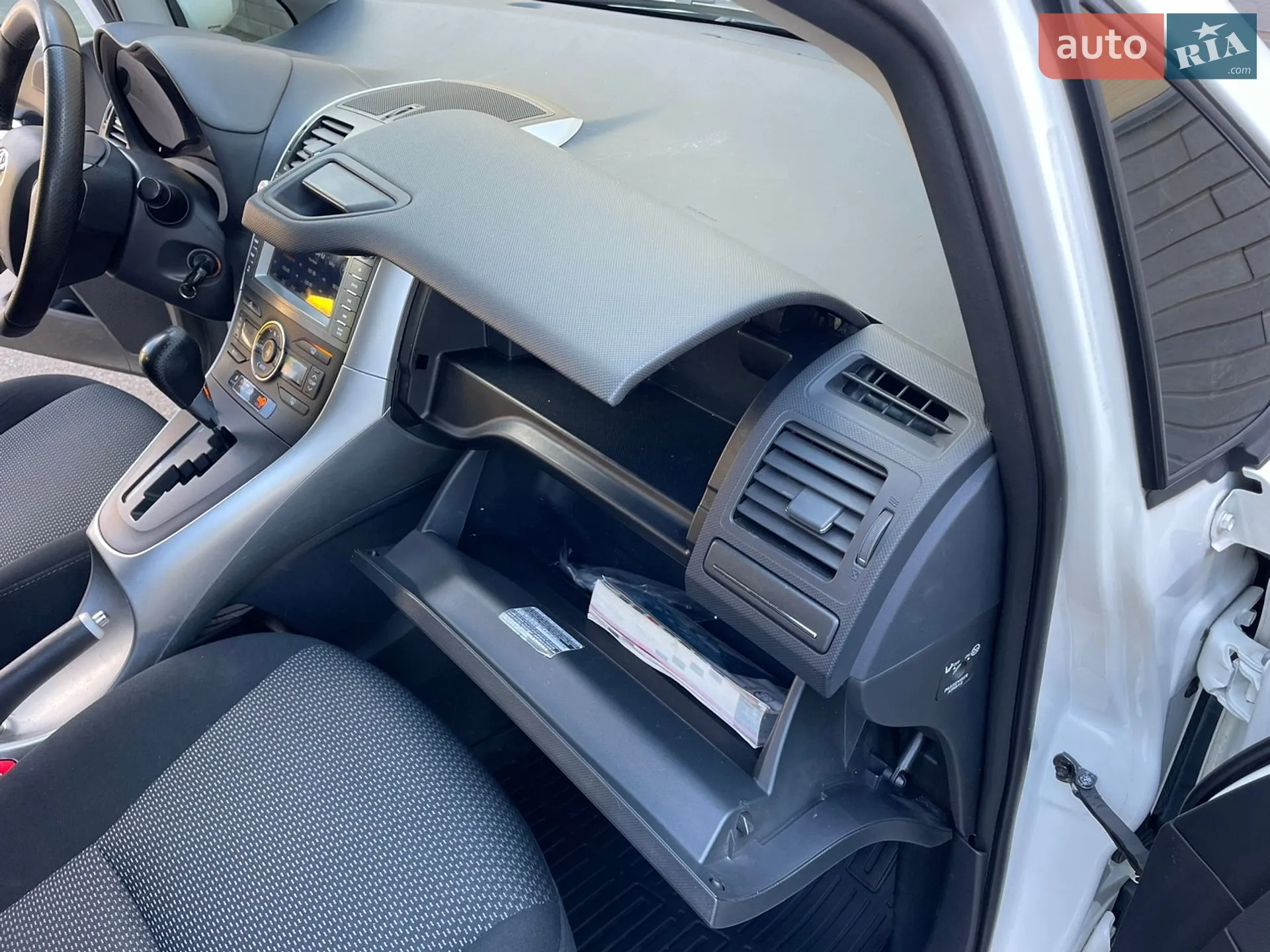 2011 Toyota Auris - мініатюра 28