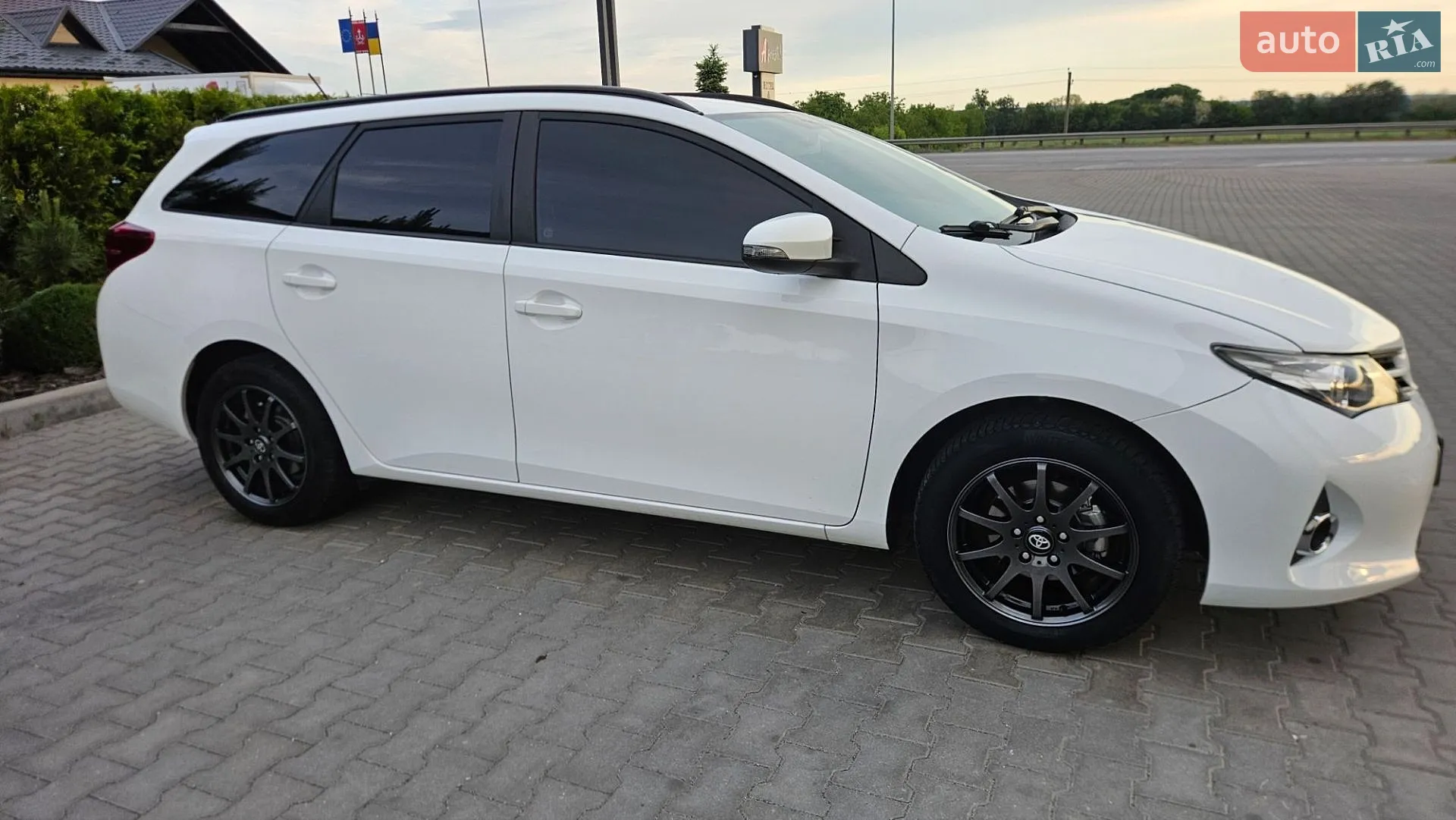 2013 Toyota Auris - мініатюра 2