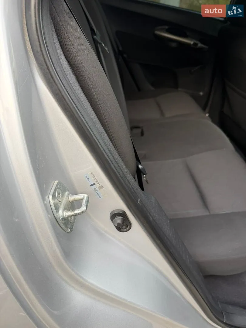 2010 Toyota Auris - мініатюра 16