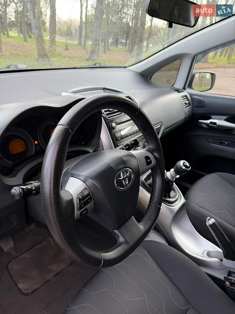 2010 Toyota Auris - мініатюра 19