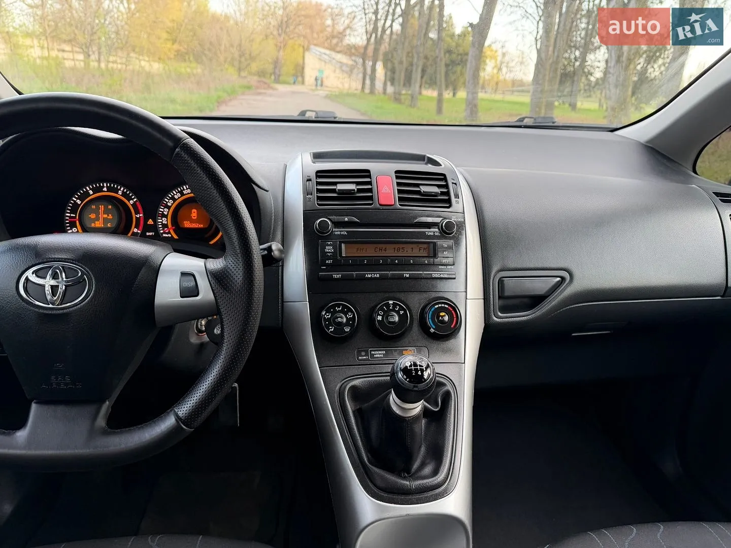 2010 Toyota Auris - мініатюра 18