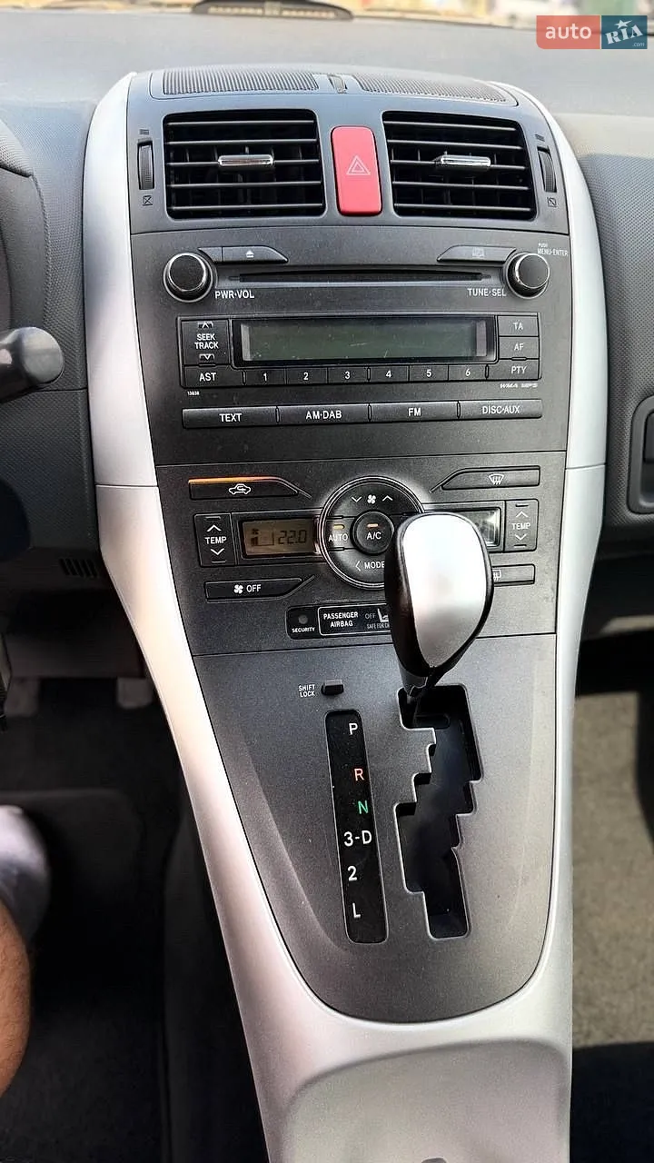 2010 Toyota Auris - мініатюра 10