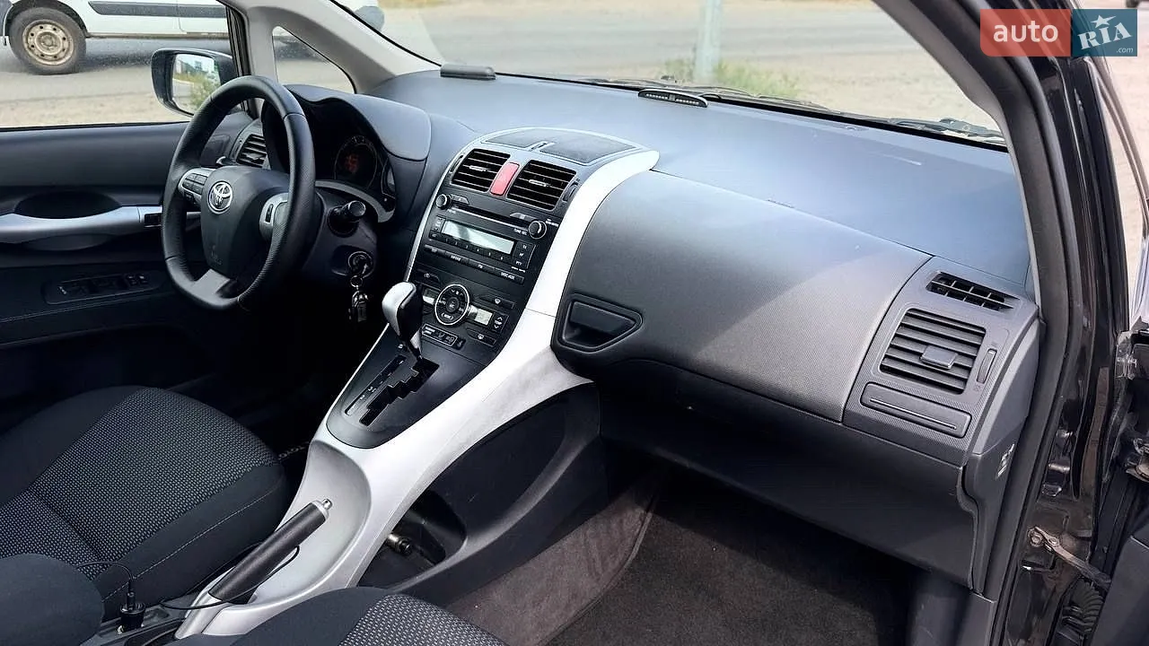 2010 Toyota Auris - мініатюра 17