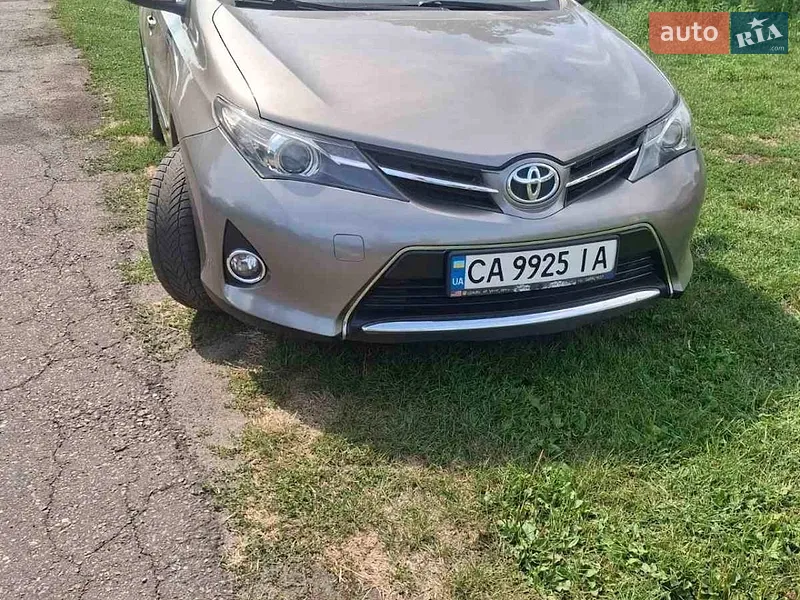 Toyota Auris 2013