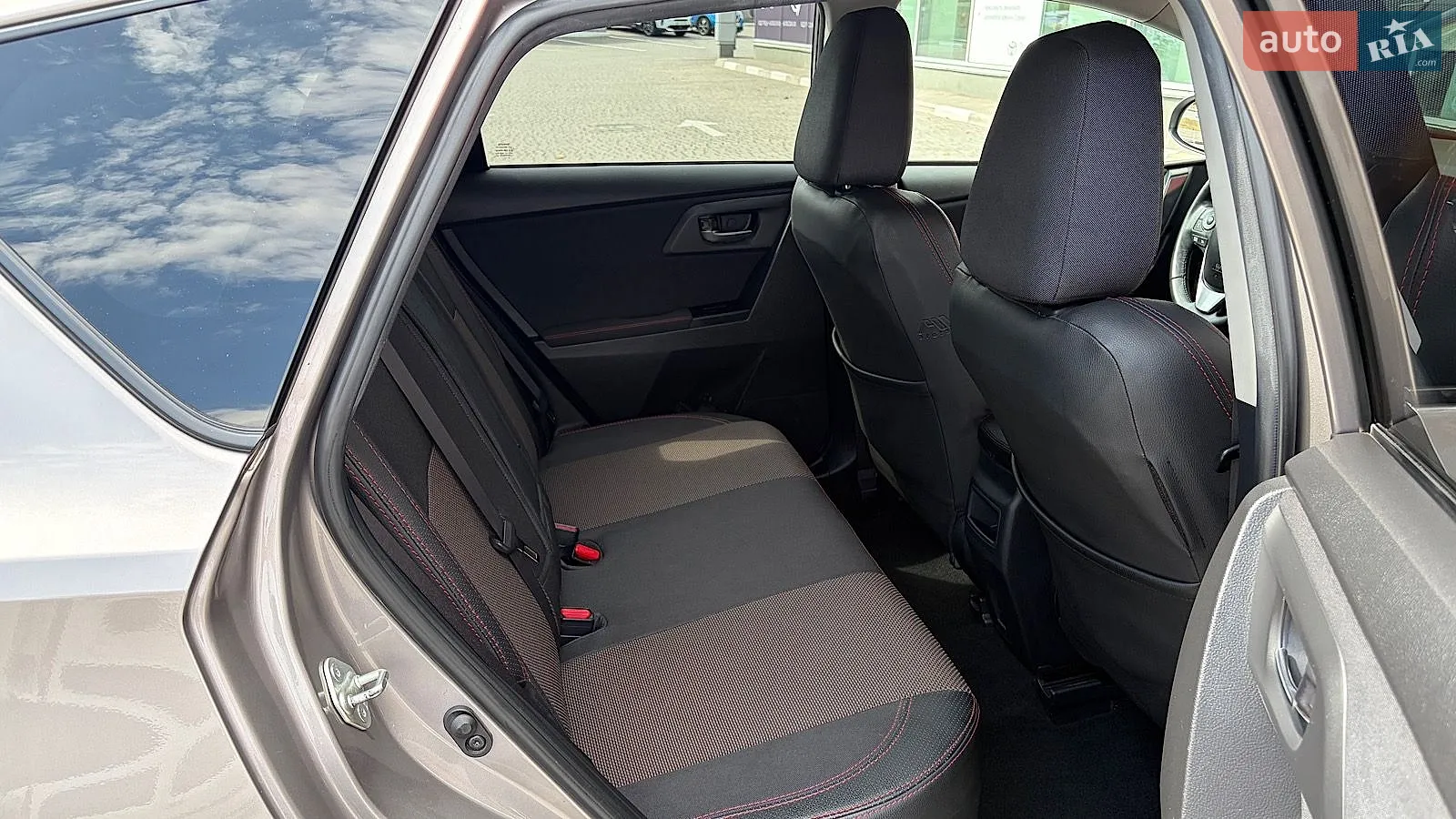 2012 Toyota Auris - мініатюра 7