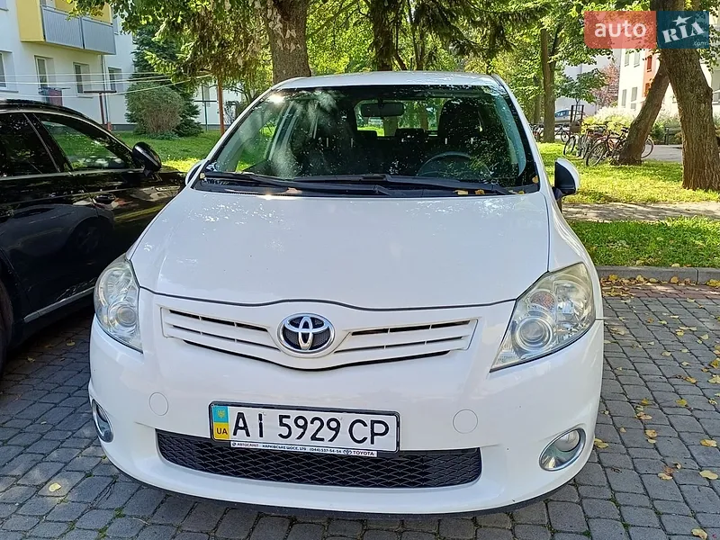 Toyota Auris 2011