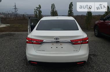 Седан Toyota Avalon 2015 в 