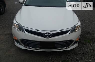 Седан Toyota Avalon 2015 в 