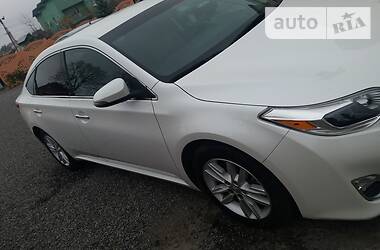Седан Toyota Avalon 2015 в 