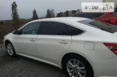 Седан Toyota Avalon 2015 в 