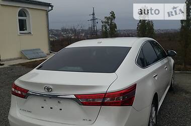Седан Toyota Avalon 2015 в 