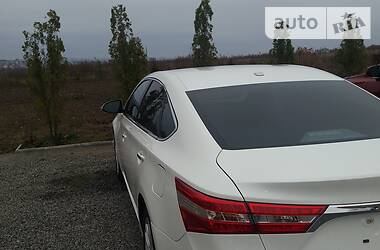 Седан Toyota Avalon 2015 в 
