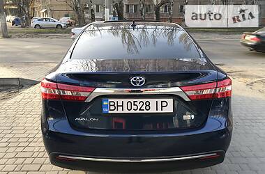 Седан Toyota Avalon 2013 в 