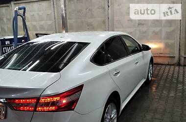 Седан Toyota Avalon 2015 в 