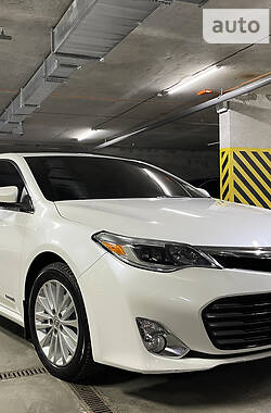 Седан Toyota Avalon 2015 в Киеве