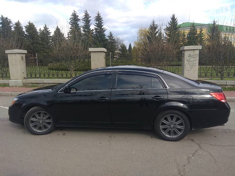 Седан Toyota Avalon 2006 в Умани