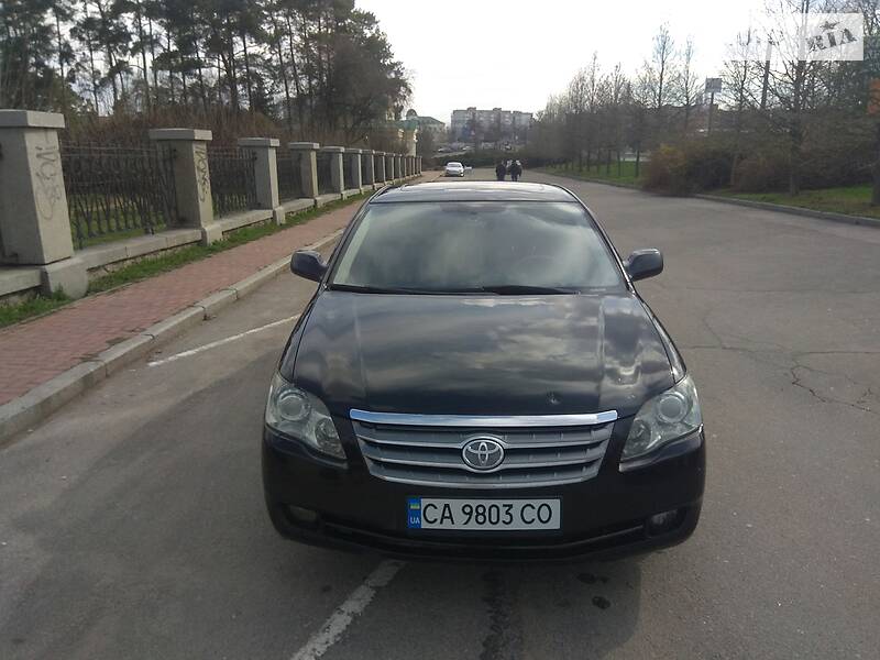 Седан Toyota Avalon 2006 в Умани