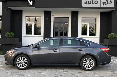 Седан Toyota Avalon 2013 в Киеве