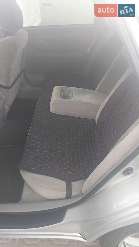 Седан Toyota Avalon 2002 в Киеве