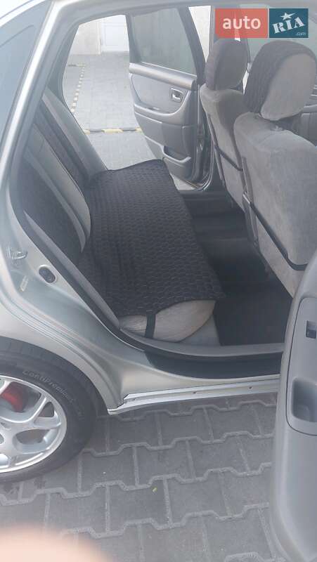 Седан Toyota Avalon 2002 в Киеве