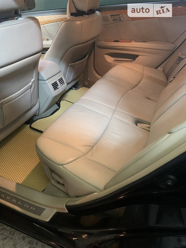 Седан Toyota Avalon 2007 в Киеве