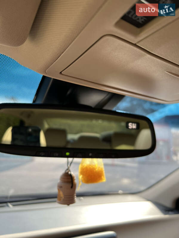 Седан Toyota Avalon 2017 в Кам'янському