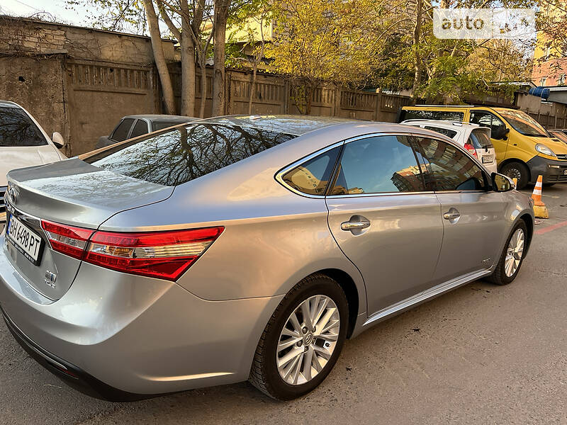 Седан Toyota Avalon 2015 в 