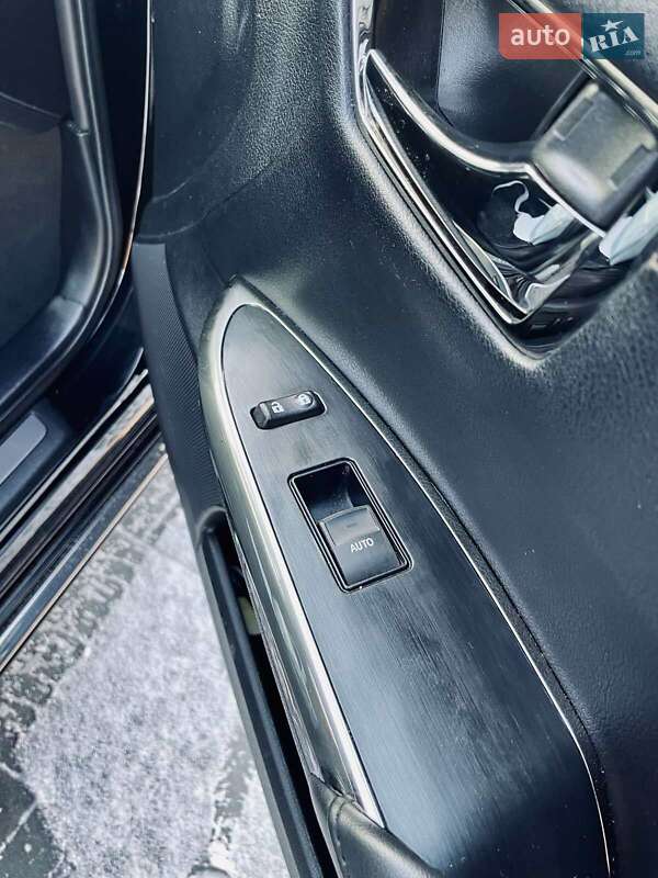 Седан Toyota Avalon 2014 в Киеве