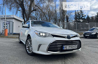 Седан Toyota Avalon 2018 в Кам'янському