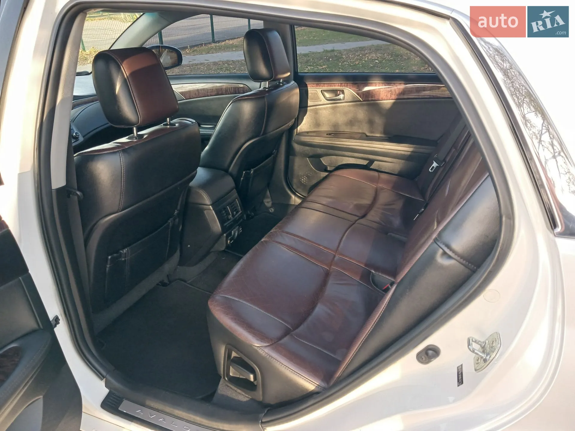 2010 Toyota Avalon - мініатюра 14