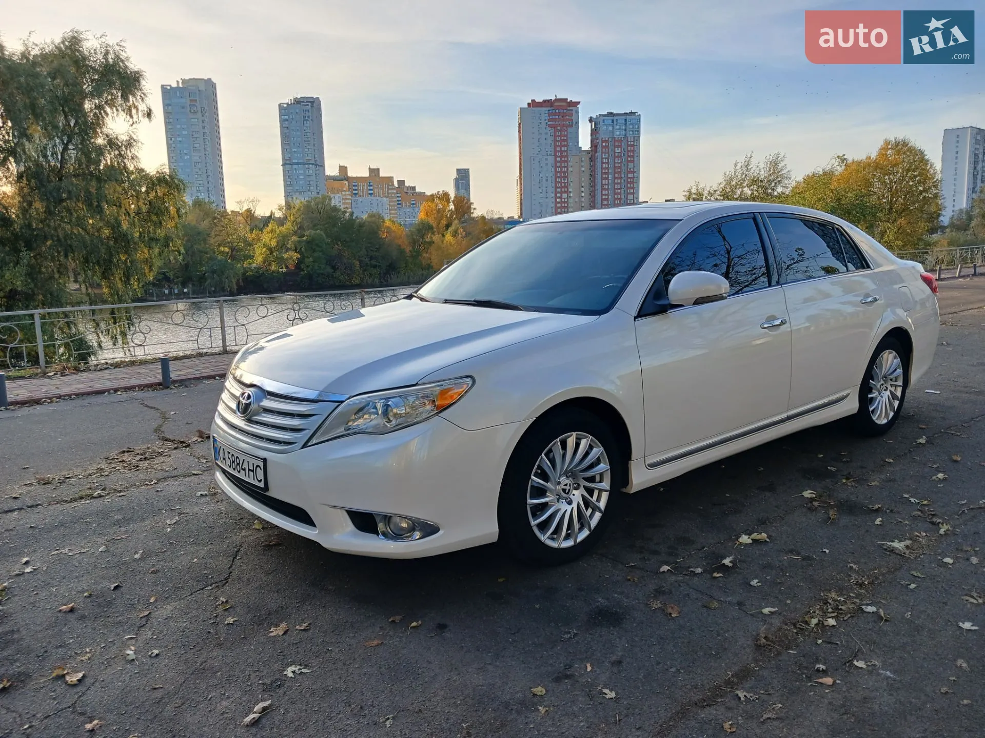 2010 Toyota Avalon - мініатюра 7