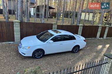 Седан Toyota Avalon 2008 в Киеве