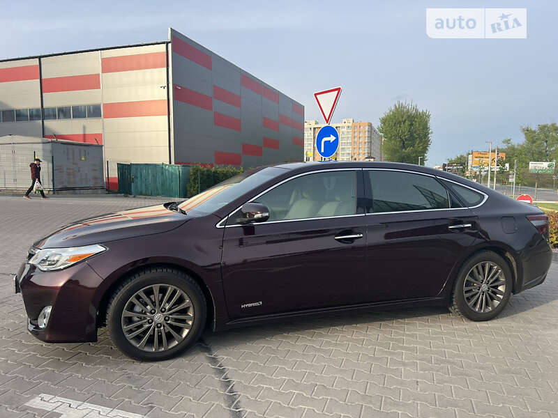 Седан Toyota Avalon 2013 в Киеве