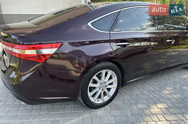 Седан Toyota Avalon 2013 в Золочеве