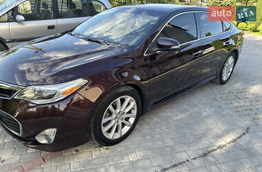 Седан Toyota Avalon 2013 в Золочеве