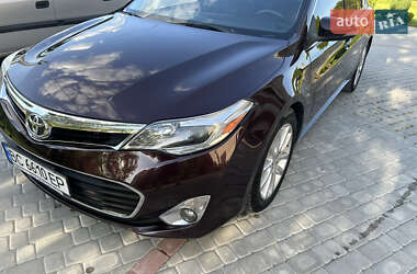 Седан Toyota Avalon 2013 в Золочеве