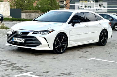 Седан Toyota Avalon 2019 в Житомирі