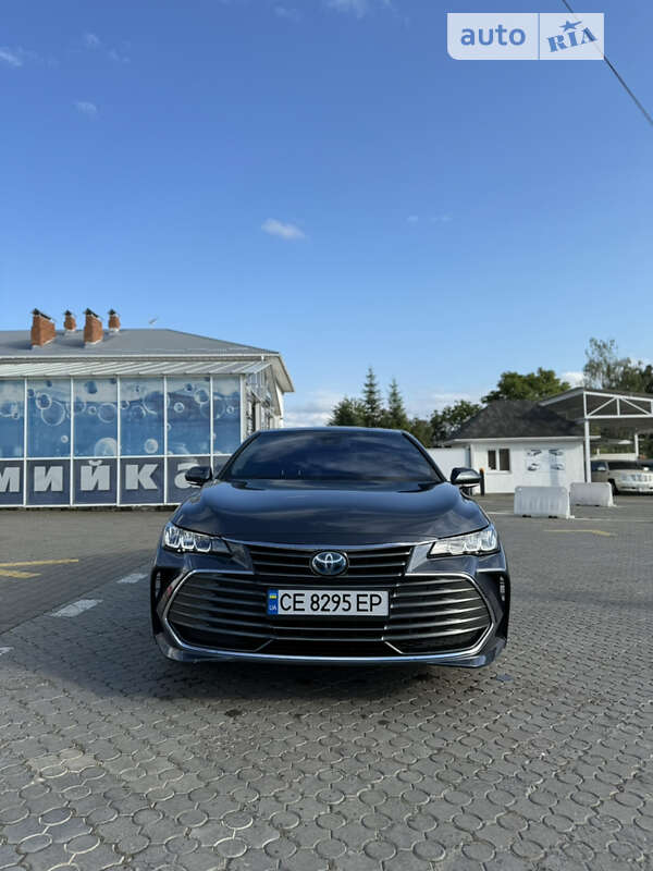 Седан Toyota Avalon 2019 в Черновцах