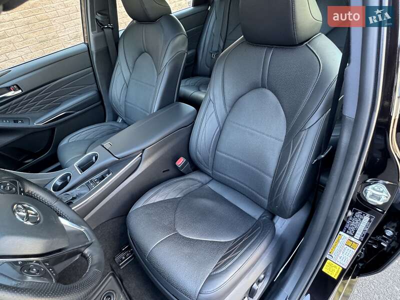 Седан Toyota Avalon 2020 в Одесі